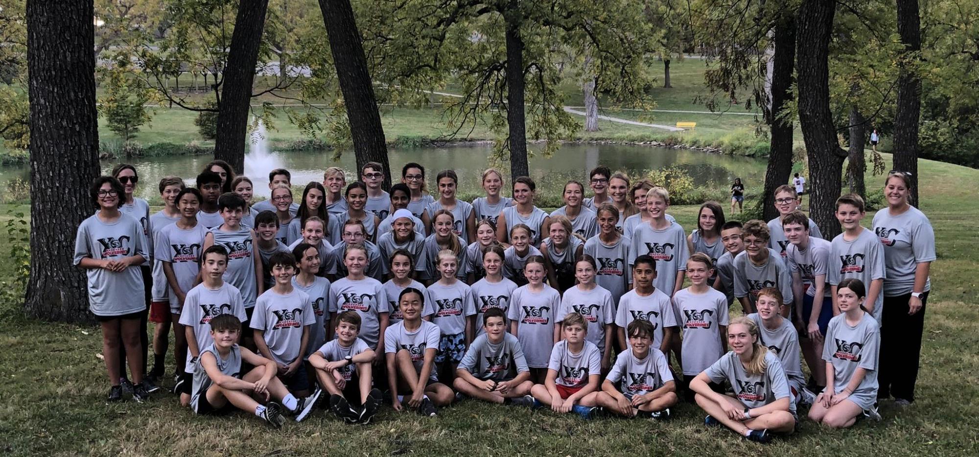 cross country group picture from Fall 2021